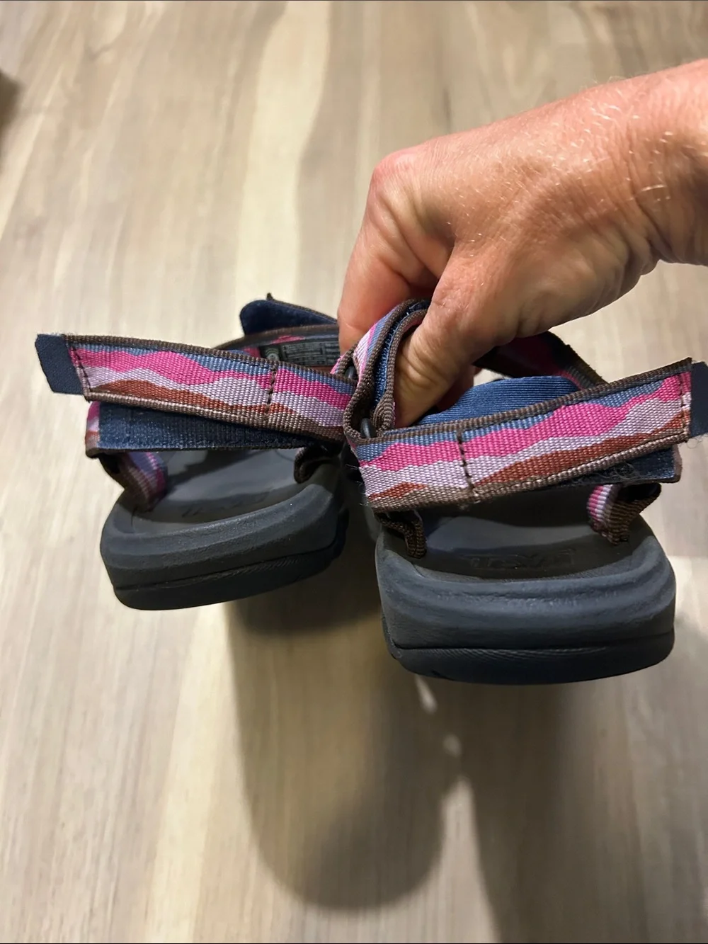 Teva Sandals Hurricane XLT Big Kids size 2